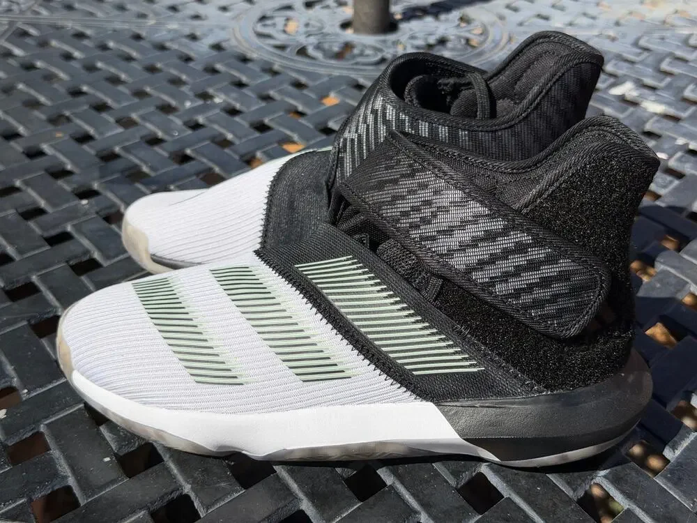 Adidas 2019 HARDEN CLU 600001 Black White Court Shoes Sneaker Mens Size 5 NWOT